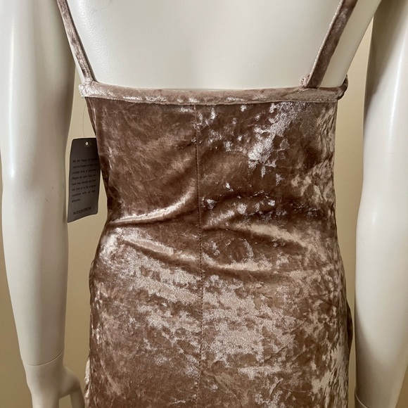 Elegant Velvet Slip Dress- NWT - Picture 8 of 9